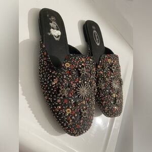 Cute bedazzled women’s mule slip on shoes